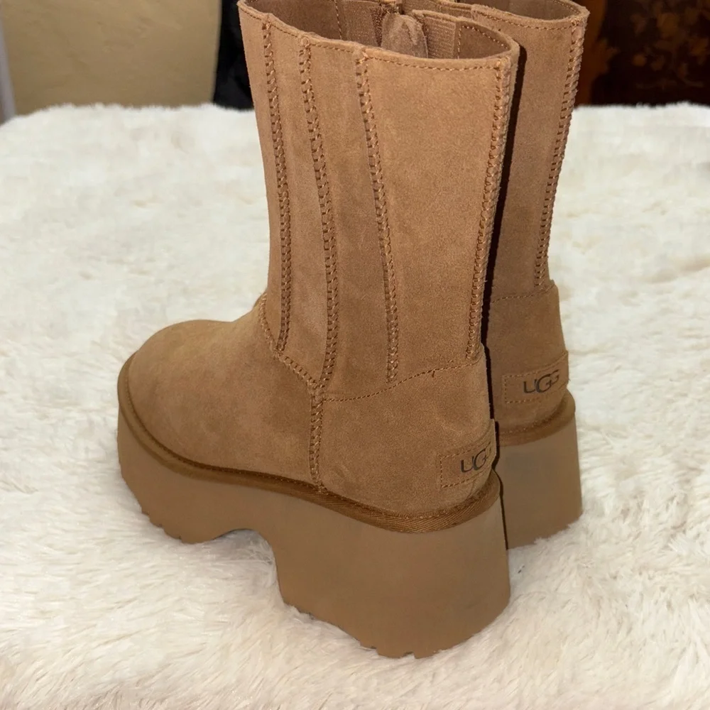 UGG , chestnut suede Heeled Boots, BRAND NEW !! no box, size 8. (8.5 runs big )